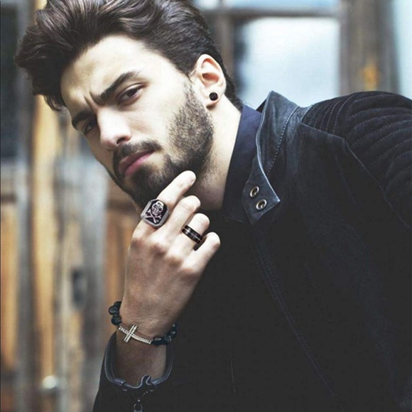 New pair of 8mm Studs & Earrings for Non Pierced Ears - Picture 3 of 3